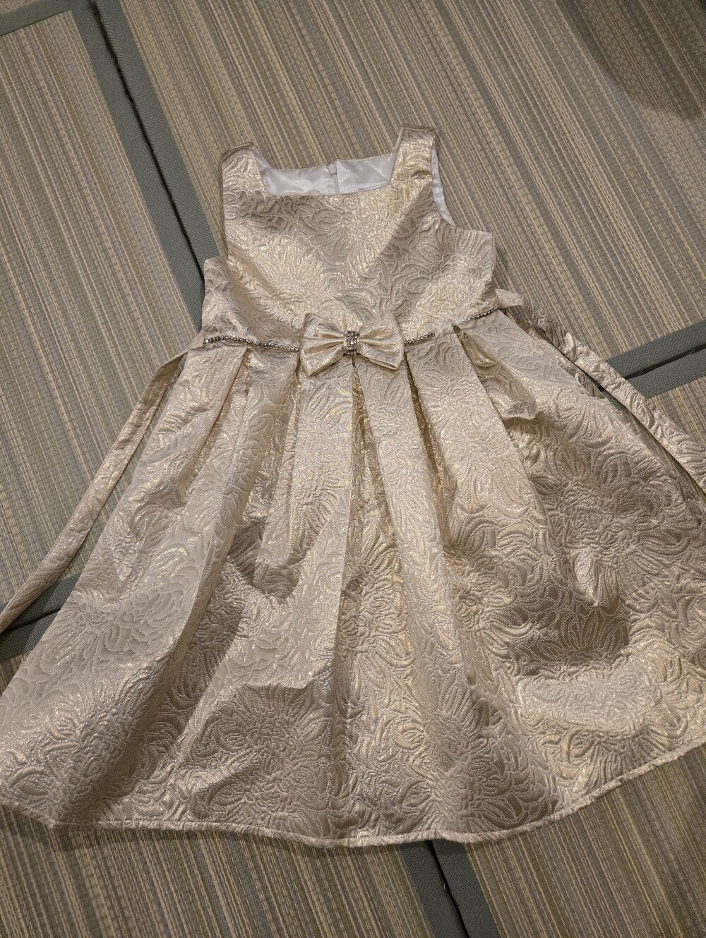Girks Gold Metallic Lace Fit-and-Flare Dress with Bow Size 8